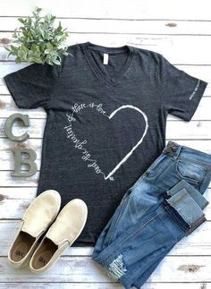 Pijamas Women, Christian Shirts Designs, Cute Shirt Designs, Vinyl Shirts, Inspirational Shirt, Love Shirt, Love T Shirt, Christian Shirts, Mode Inspiration