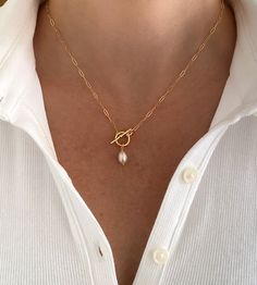 This Pendant Necklaces item by TheJewelryStandard has 3677 favorites from Etsy shoppers. Ships from United States. Listed on 24 Apr, 2024 Toggle Necklace, Necklace Pearl, Jewelry Lookbook, Jewelry Inspo, Gold Filled Jewelry, Dainty Necklace, Natural Pearls, Gold Plated Jewelry, Pearl Pendant