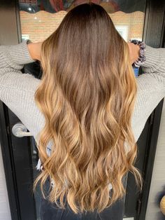 Balayage Color Miel, Golden Bronde Balayage Honey, Subtle Caramel Highlights, Balayage Honey, Balayage Caramel, Warm Blonde Hair, Long Hair Highlights