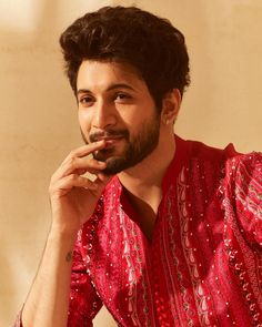 Wedding Kurta For Men, Wedding Dresses Men Indian, Groom Photoshoot, Sister Poses, Mens Photoshoot Poses, Best Poses For Pictures, Model Face