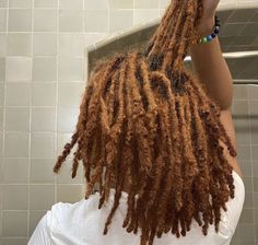 Honey Blonde Tips On Locs, Light Brown Locs, Brown Locs, Dyed Dreads, Brown Dreads, Dyed Hair Men, Dreadlock Hairstyles For Men, Short Locs Hairstyles, Dreadlock Styles