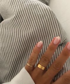 Short Coffin Nails, Nail Ring, Oval Nails, Minimalist Nails, Dream Nails, Funky Nails, Short Acrylic Nails, Cute Acrylic Nails