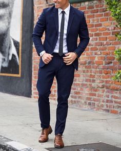 Navy Suit Brown Shoes, Blue Suit Brown Shoes, Suits And Sneakers, Dark Blue Suit, Suit Combinations, Tan Suit, Color Shoes