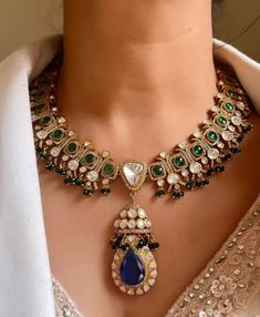 Sapphire Blue Wedding, Pakistani Wedding Jewelry, Sapphire Blue Weddings, Blue Wedding Jewelry, Jewelry Kundan, Bridal Necklace Designs, Earrings Indian, Green Sapphire, Pakistani Wedding