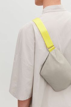 Pochette Diy, Nylon Crossbody Bag, Yellow Neon, Sac Week End, Men's Bags, Mode Inspiration, Sewing Bag, Khaki Green, Diy Bag