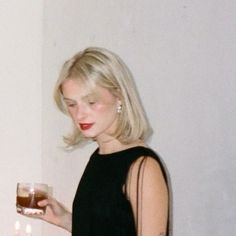 Cool Blonde Hair Color Bob, Bridget Brown Hair, Short Blonde Layered Bob, Soft Curtain Bangs Short Hair, Brown Hair Aesthetic Short, Blond Short Hair With Bangs, Scandinavian Blonde Hair Short, Blonde Hair Bangs Short, Short Hair With Full Bangs