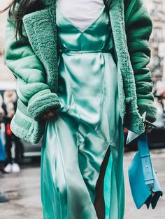 Trend #5: Slip Dress Over a Tee Moda Paris, Collage Vintage, Estilo Chic, Street Style Trends, Fashion Weeks, Street Style Inspiration, Fashion Week Street Style, Fall Fashion Trends