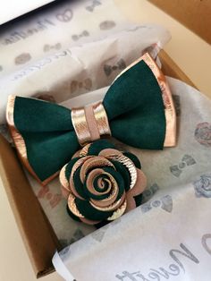 "Item Details: MENS BOW TIE: an 2\" pin set * 2 layers Pre-tied bow size: 4.5\" x 2.5\" approx. * Adjustable fabric strap with metal hardware to neck size: 14\" - 19.5\" BOUTONNIERE; 2\"" Necktie Crafts, Groomsmen Gift Set, Bow Ties For Men, Leather Bow Tie, Wedding Gift Set