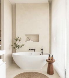 55 of the best examples on how to execute a stylish Scandinavian bathroom - get inspired for your renovation project. #scandinavian #bathroom #ideas Natural Marble Bathroom, Wooden Shelf Bedroom, Scandinavian Bathroom Ideas, Organic Bathroom Design, Modern Scandinavian Bathroom