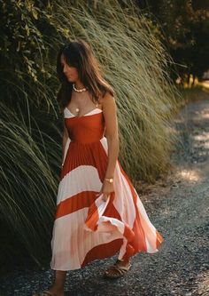 Sukienki Maksi, Cinnamon Spice, Style Inspiration Fall, Guest Outfit, Fancy Dresses, Look Fashion, Pretty Dresses