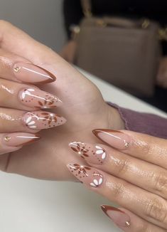 Brown Floral Nails, Latte Nails, Fall Manicure, Girly Acrylic Nails, Work Nails, Party Dresses Online, Acrylic Nails Coffin Short