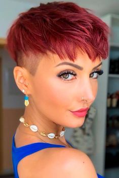 Chic Short Haircuts, Short Hairstyles Fine, Straight Hair Cuts, Edgy Short Hair, Pictures Hairstyles, Bright Hair, Very Short Hair