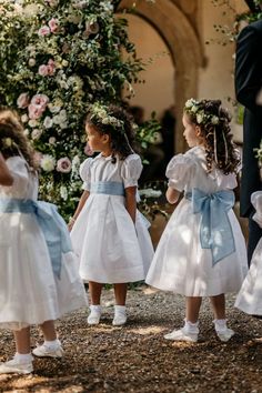 English Garden Wedding Dress, English Country Wedding, Wedding Fotos, English Country Weddings, English Garden Wedding, Garden Wedding Dresses, Tiny Village, Ring Bearer Outfit