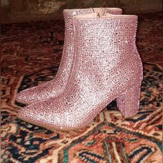 Women's Premium Pink Rhinestone Ankle Boots With Zipper New In Boutique Sparkly Pink Boots, Bedazzled Boots, Disco Boots, Rhinestone Ankle Boots, Pink Ankle Boots, Sparkly Boots, Singer Dr, Concert Ideas, Pink Disco