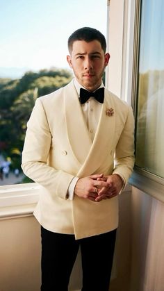 Bond Outfits, Mens Shirt And Tie, Mens Party Wear, Best Wedding Suits, Stylish Men Wear, Old Hollywood Wedding, Wedding Dresses Men Indian, Classy Outfits Men