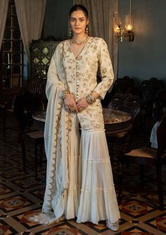 Paulmi And Harsh, Blouse Yoke, 1950’s Fashion, Dress And Jacket Set, Kurti Set, Drape Saree, Ivory Fabric, Sharara Set, Hand Work