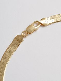 XL Herringbone in Vermeil Width: 6.8mm Length: 16 inches Made in Italy Heel Accessories, Herringbone Necklace, Heirlooms Jewelry, Accessories Rings, Gold Plated Sterling Silver, Ring Necklace, Gold Vermeil, Herringbone, Bend