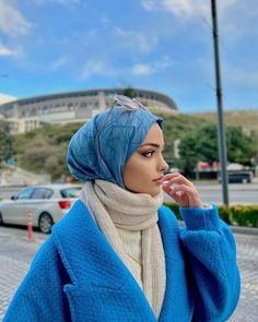 Luxury Hijabi Aesthetic, Paris Trip Outfits, Elegant Outfit Classy, Muslim Fashion Hijab Outfits, Head Scarf Styles