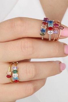 Gorgeous multiple stone birthstone rings. Lovely gift idea for mom or grandma to celebrate all the important people in her life with a birthstone for everyone. Rings Birthstone, Cupcake Logo, Family Ring, Gift Idea For Mom, Necklace Outfit, Anna Nicole, Raw Gemstone Ring, Birthstone Rings, Country Rings