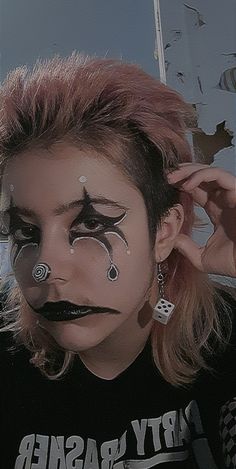 Minimalistic Clown Makeup, Jester Eye Makeup, Easy Jester Makeup, Male Clown Makeup Halloween, Clown Jester Makeup, Clown Makeup Ideas Scary, Black And White Clown Makeup Men, Simple Creepy Clown Makeup, Masculine Clown Makeup