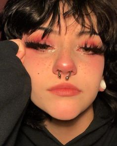 Spiderbite Piercings, E Girl Makeup, Tutorial Eyeliner, Egirl Makeup, Mekap Mata, E Girl Aesthetic, Indie Makeup, Alt Makeup