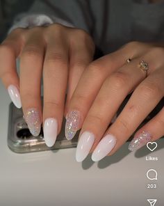 Milky White Nails, Pink White Nails, Gucci Nails, Pink Glitter Nails, Wow Nails, Gold Glitter Nails, White Glitter Nails, Glow Nails