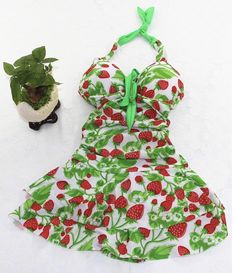 Women Strawberry Swim Dress, Vintage Strawberry Print Halter Pretty Dance Costumes, Green One Piece Swimsuit, Green One Piece, Bathing Suit Dress, Halter Swimsuit, Vintage Strawberry, Swimsuit Material, Swimsuit Collection, Vintage Swimsuits