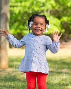 How adorable is she in her white and clear Sweet Pea GaBBY Bows? 🤍✨ 

The perfect pair to brighten up any holiday look! 🎄 

#GaBBYBows #HolidayStyle #ConfidenceByGabby #HairBarrettes #Hairbarrettesforthickhair White Sweet Pea, Wrap Hair, Holiday Looks, Shop The Look