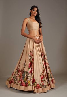 Editors Note Dazzle in our digital print satin skirt, paired with a silk chanderi blouse and a delicate net dupatta. This ensemble exudes modern elegance and charm, making it an ideal choice for a chic and stylish look. Bandhani Lehenga, Editors Note, Lehenga Pattern, Printed Lehenga, Simple Lehenga, Raw Silk Lehenga, Rohit Bal, Lehenga Blouse, Wedding Lehenga