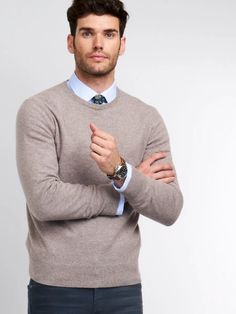 REPEAT cashmere | Men's cashmere round neck sweater Summer Smart Casual Outfits, Summer Smart Casual, Casual Outfits Fashion, Black Outfit Men, Mens Business Casual Outfits, Smart Casual Style, Mens Fashion Smart, Mens Cashmere, Classy Men