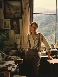 1800s Explorer Aesthetic, Women Photographer Outfit, History Professor Outfit, Victorian Archaeologist, Androgynous Style Women, Director Outfit, Victorian Explorer, 30s Aesthetic, Photographer Outfits