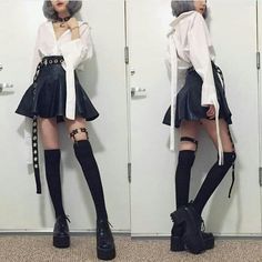 Leg Garter Outfit, Garter Outfit, Leg Garter, Rocker Girl, Ulzzang Fashion, Edgy Outfits, Goth Fashion, Kawaii Fashion