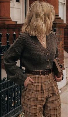 Academia Aesthetic Outfit, Dark Academia Outfits, Dark Academia Outfit, Academia Outfits, Mode Hippie, Academia Style, Academia Fashion, Mode Boho, Neue Outfits