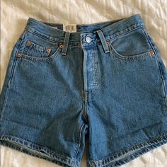 These Shorts Are So Cute! They Are Made Of Non-Stretch Denim, But Are Still Comfy. Levi’s Denim Is Such Good Quality And Can Last A Lifetime. They Have A Button Fly And Can Be Cuffed Or Un Cuffed Depending On How You Want To Style Them. Shorts Levis, Shorts Low Rise, 501 Shorts, Levi Jean Shorts, Mom Shorts, Levi Shorts, Levis 501, Christmas List, Good Quality