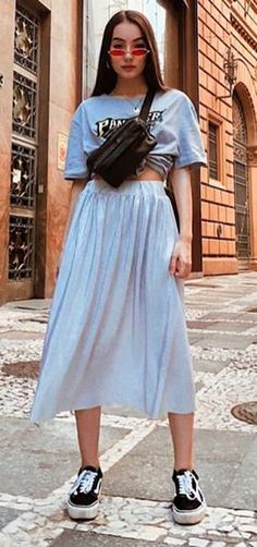 Super Outfit, Inspirational Sayings, Fashion Victim, How To Wear Scarves, Clothes Style, Elegant Shirt, Skirt Outfits, Outfits For Teens