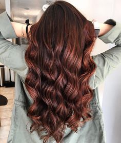 🌰COPPER HAZELNUT QUEEN 😇 this was just a glaze to freshen her up! This color is my fav on her and will never get old!! #hairbyashleypac… Queen Hairstyles, Hair Color For Brown Eyes, Carmel Hair Color, Hair Color Asian, Dark Auburn, Gorgeous Hair Color, Copper Hair Color, Light Hair Color, Ombre Hair Color