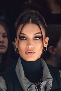 Bella Hadid Hair, Feminine Makeup, Bella Hadid Outfits, Smink Inspiration, Bella Hadid Style, Beauty Make-up, Glam Makeup Look, Makijaż Smokey Eye