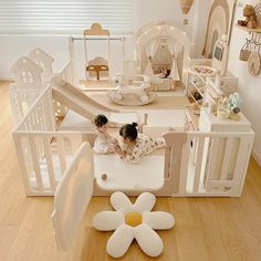 Play Pen Ideas, Baby Gate Play Area, Toddler Play Yard, Wall Bookshelves Kids, Playpen Baby, Crib Wall, Baby Play Yard, Pen Ideas, Play Pen