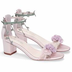 Blush Bridal Block Heels 2 Inch with Chiffon Flowers Shoes With Flowers, Flower Heels, Dr Shoes, Gaun Fashion, Perfect Heels, Shoe Crafts, Blush Bridal, Party Heels, Chiffon Flowers