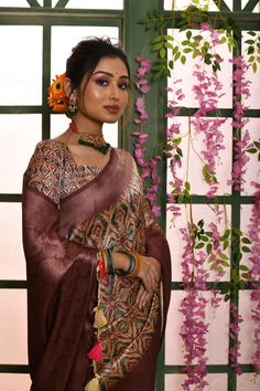 Saree Fabric : Banarasi Silk Saree Color : Mahogany Wine Saree Length : 5.5 Meter Blouse Length : 0.8 Meter Saree Work : Printed Saree Border : Woven Border Wash : Dry Clean Designer Brown Chanderi Dupatta, Brown Cutdana Embellished Dupatta For Navratri, Elegant Brocade Saree With Meenakari Detail, Designer Brocade Saree For Transitional Season, Brown Wedding Dupatta With Pallu, Brown Cutdana Dupatta For Navratri, Brown Chanderi Traditional Wear, Traditional Brown Dupatta With Zari Work, Traditional Brown Anarkali Set With Zari Work