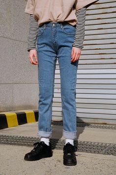 Grunge 90s Outfits, Layering T Shirts, Shirts Outfit, Fashion Tumblr, Blue Denim Pants, Hipster Outfits, Tumblr Outfits, Stripe Shirt, Pinterest Fashion