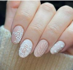 Short Nail Sweater Design, Gel Nails Holiday Winter, Christmas Nail Sweater, Nail Ideas Sweater, Short Square Winter Nail Designs, Sweater Holiday Nails, Christmas Nails Asthetic, Textured Christmas Nails, Christmas Nails Knitted