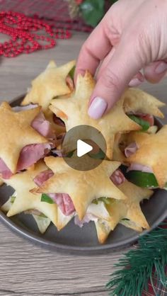 Antipasto Platter, Savory Pastry, Quick Appetizers, Christmas Food Dinner, Puff Pastry Recipes, Tea Sandwiches, Finger Food Appetizers, Christmas Breakfast, Holiday Appetizers