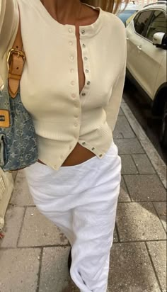 Matilda Djerf Style, Italian Summer Outfits, Comfy Summer Outfits, Summer Outfits 2024, Quoi Porter, Stockholm Fashion, Designer Vintage, Beat The Heat, Mode Inspo