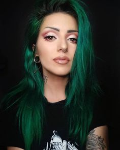 Arctic Fox Green Hair, Artic Fox Green Hair, Green Hair Colour Ideas, Phantom Green Arctic Fox Hair, Aquamarine Arctic Fox Hair, Artic Fox Hair Color, Emerald Hair Color, Arctic Fox Phantom Green, Green Hair Aesthetic