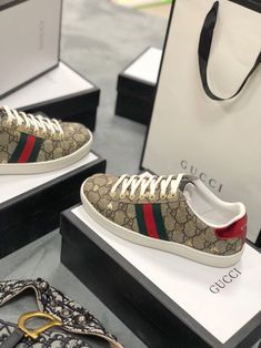 Gucci Sneakers, Prada Designer, Balenciaga Designer, Women Men Shoes, Exclusive Bag, Men Shoes Size, Luxury Bags, Designer Shoes, Rolex