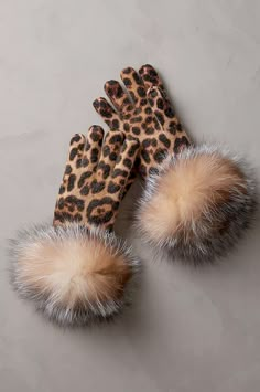 click to expand Lizzie Hearts, Leopard Print Fashion, Dopamine Dressing, Trim Styles, Cashmere Gloves, Fabulous Clothes, Trending Fashion, Knitted Gloves, Womens Gloves