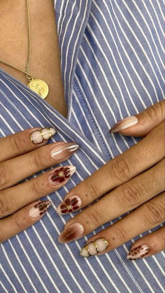 Very Elegant Nails, 2024 Trendy Nails, Summer Into Fall Nails, Maybe Nails, Summer Fall Nails, Gel Manicure Designs Short Nails, Simple Nails Inspiration, Sade Nails, Simple Design Nails