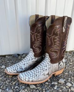 Finding a cowboy boot is easy. Finding a quality, handcrafted boot at a reasonable price is tough. R. Watson boos is bringing back old- world craftsmanship, the genuine article, one pair at a time.  Relying on 40- plus years of experience with the best known boot makers and brands, Randy knows boots. His appreciation f Rodeo Boots, Hee Haw, High Quality Boots, Handcrafted Boots, Western Store, Cowgirl Western, Western Hats, Cowboy Boot, Western Cowboy Boots