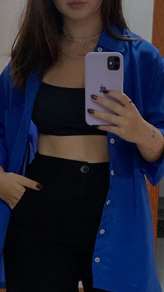 Look com camisa azul bic colorida combinação outfit ideia camisa colorida Look Legging, Crop Top Outfits, Clothing Ideas, Shirt Fashion, Outfits Ideas, Outfits Casuales, Outfits Aesthetic, Casual Looks, Shirt Style